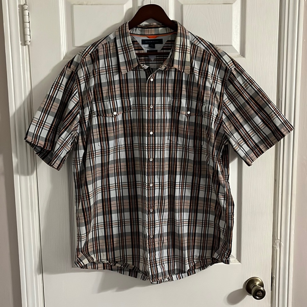 Tommy Hilfiger men’s big and tall casual shirt short sleeve pearlescent snaps